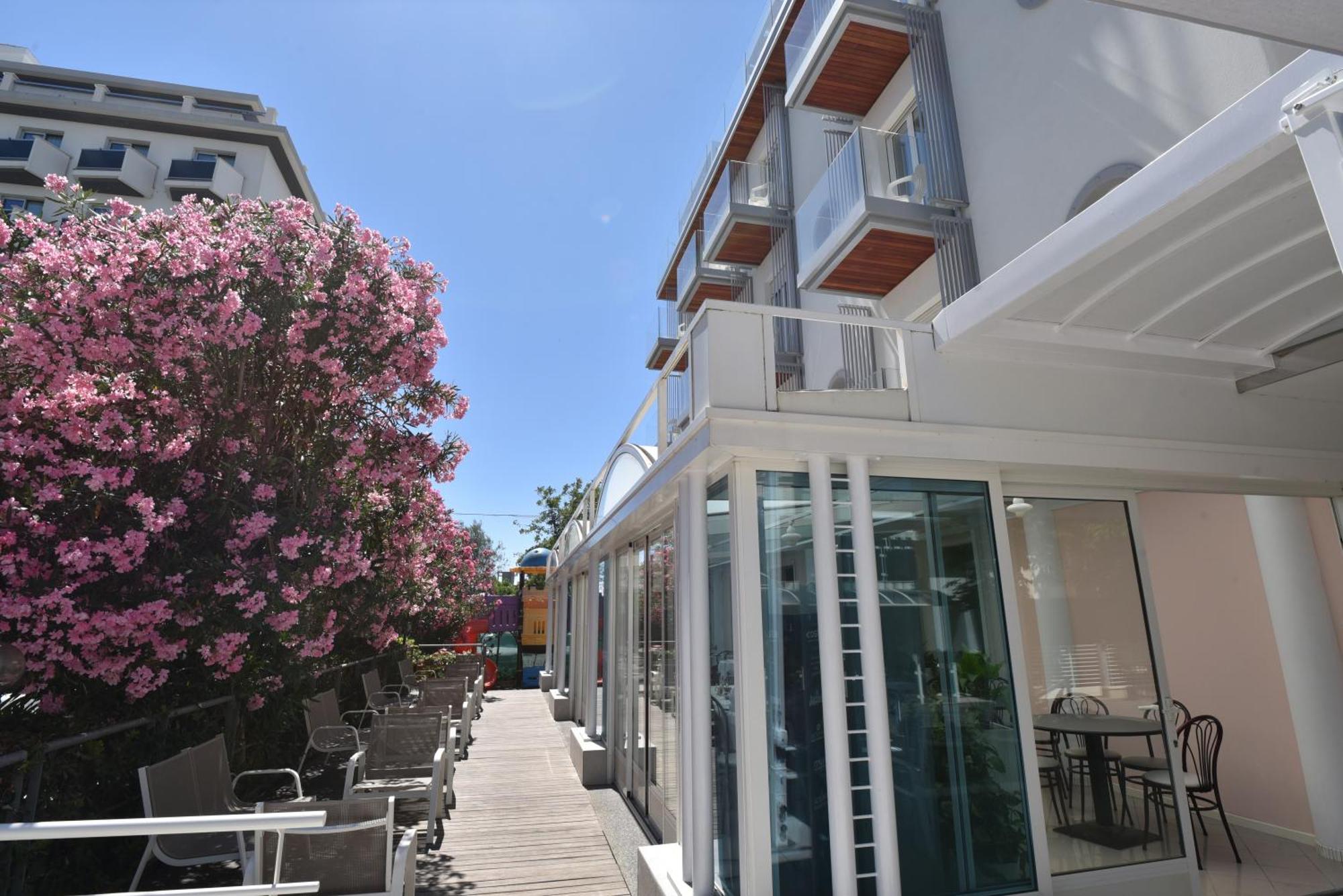 Hotel Felix Римини Экстерьер фото