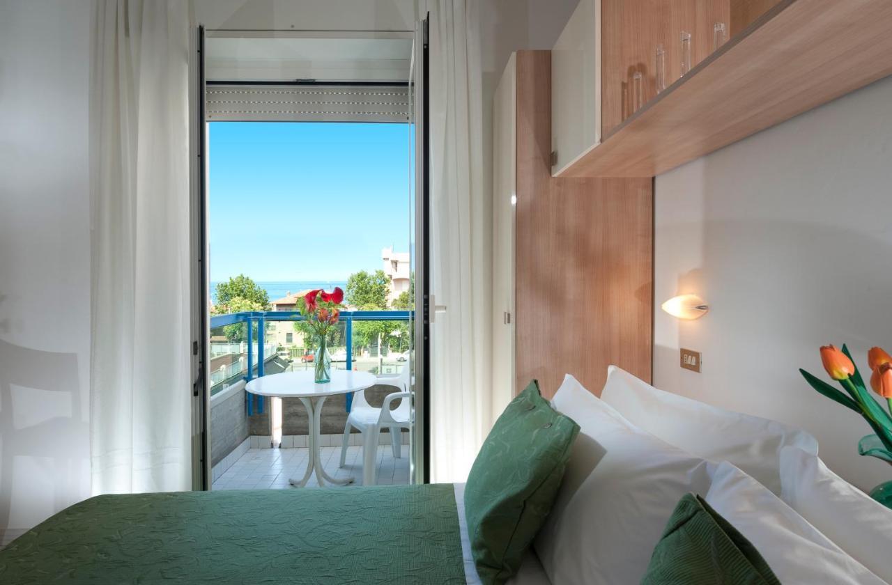Hotel Felix Римини Номер фото